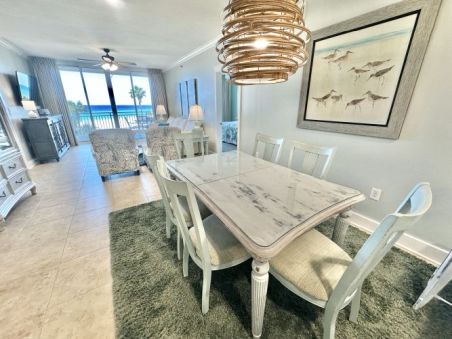 Waterscape A302 Dining area