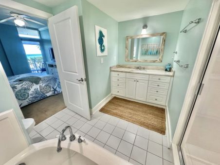 Waterscape A302 Guest Bathroom