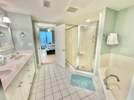 Waterscape A614 Master Bedroom